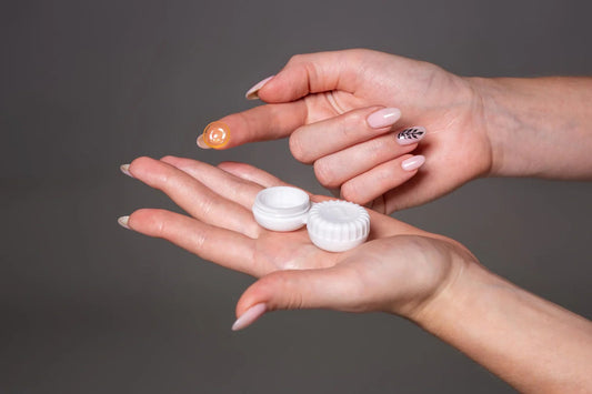 How to Remove Contact Lenses